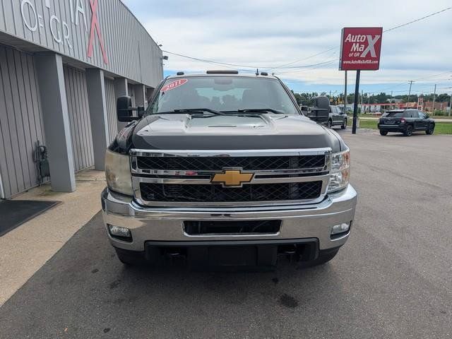 Used 2011 Chevrolet Silverado 2500 LT w/ Interior Plus Package AWD/4WD image 6