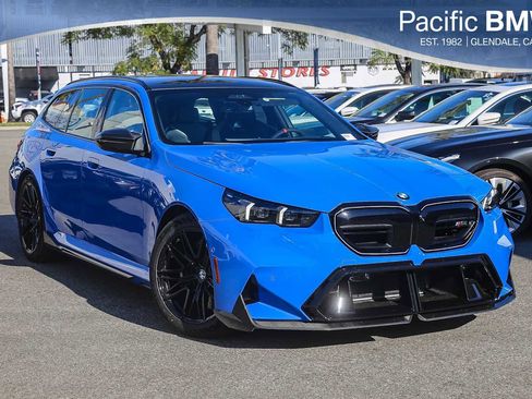 New 2026 BMW M5 Touring image 1