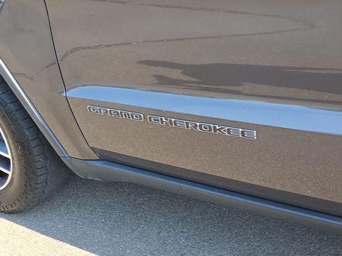 Used 2020 Jeep Grand Cherokee Laredo w/ Quick Order Package 2BN North AWD/4WD image 15