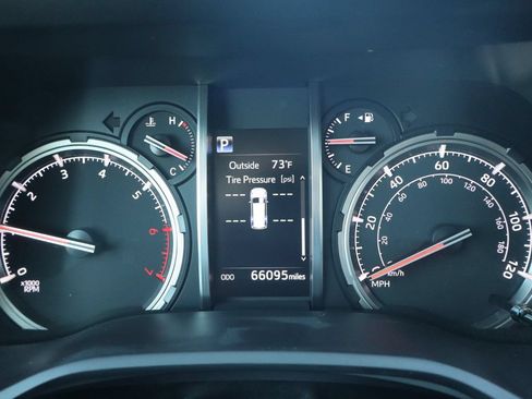 Used 2020 Toyota 4Runner TRD Off-Road AWD/4WD image 33