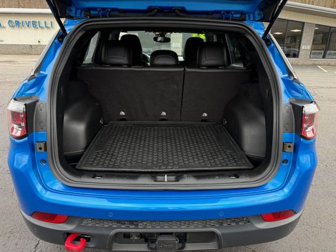 Used 2023 Jeep Compass Trailhawk w/ Trailhawk Convenience Group AWD/4WD image 6