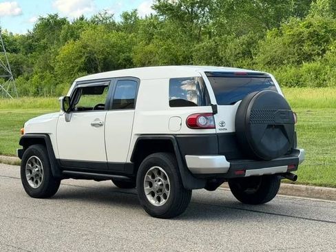 Used 2013 Toyota FJ Cruiser 4WD w/ Convenience Pkg image 25