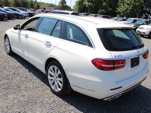 Used 2017 Mercedes-Benz E 400 4MATIC Wagon image 9