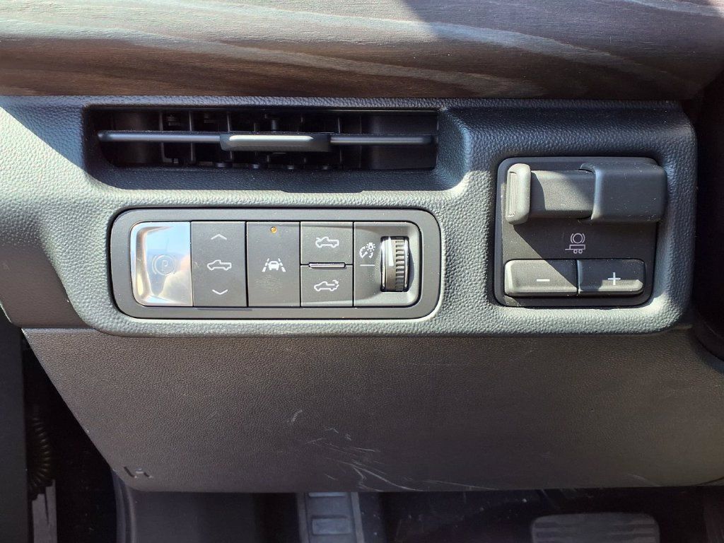 Used 2026 GMC Sierra EV Denali AWD/4WD image 13