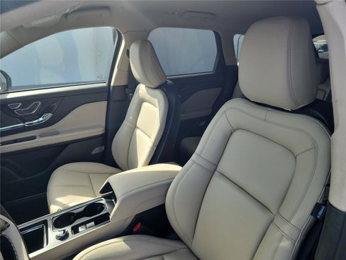 New 2026 Lincoln Corsair Premiere image 13