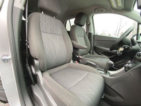 Used 2020 Chevrolet Trax LT image 24