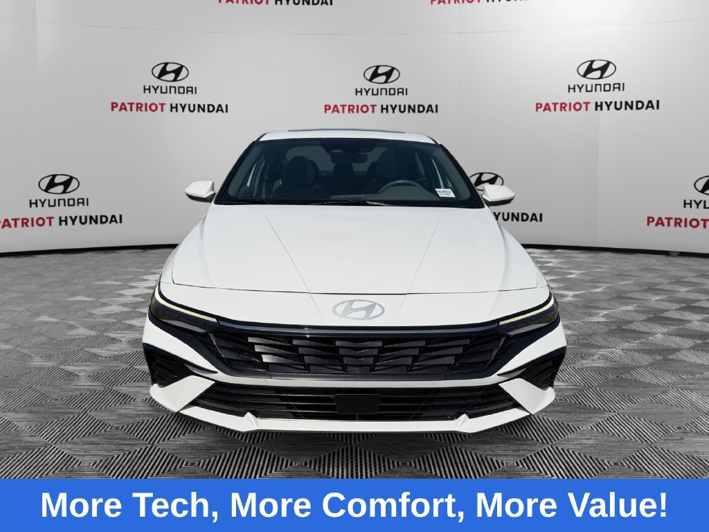 Used 2025 Hyundai Elantra SEL FWD image 8