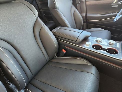 Used 2025 Genesis GV80 2.5T Prestige image 9