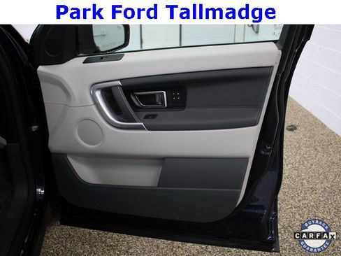 Used 2019 Land Rover Discovery Sport image 22