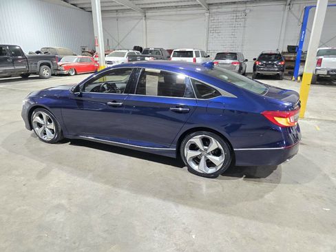 Used 2018 Honda Accord Touring image 7