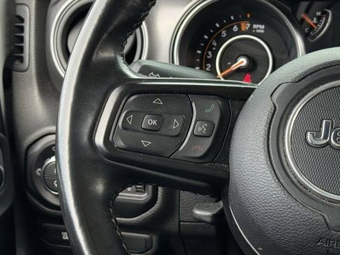 Used 2022 Jeep Gladiator Sport image 14