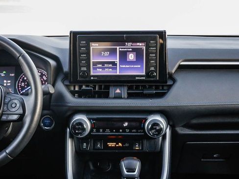 Used 2022 Toyota RAV4 SE image 14