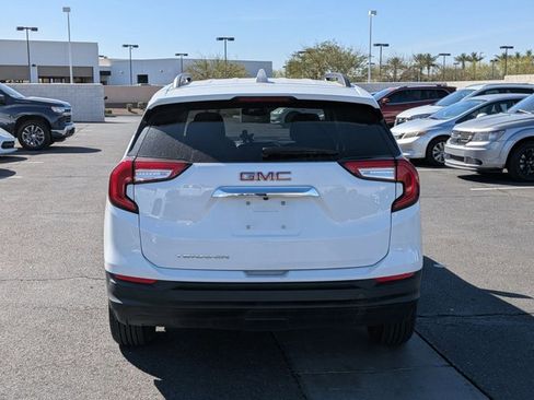 Used 2023 GMC Terrain SLE w/ Driver Convenience Package image 6