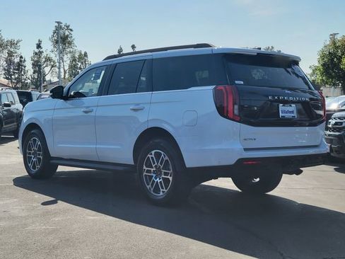 Certified 2025 Ford Expedition Active RWD image 2