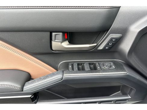 Used 2026 Toyota 4Runner Limited image 11