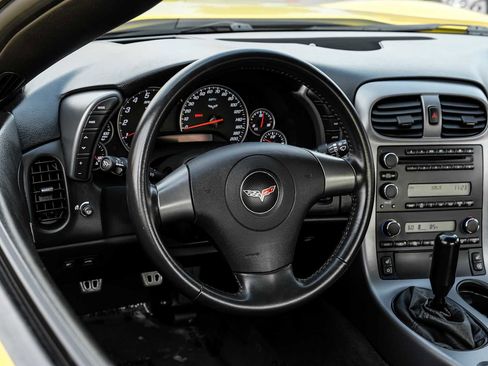 Used 2006 Chevrolet Corvette Z06 w/ Preferred Equipment Group image 15