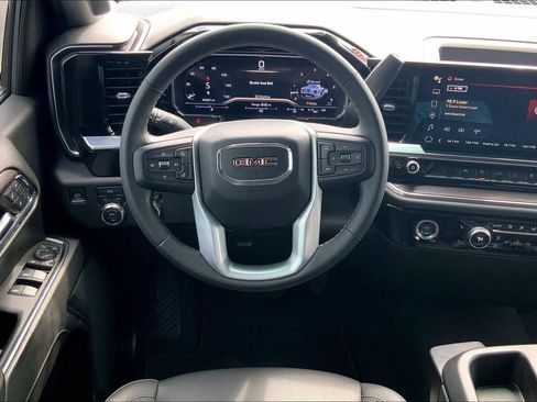 Used 2024 GMC Sierra 1500 SLT AWD/4WD image 5