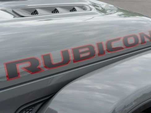 Used 2021 Jeep Gladiator Rubicon AWD/4WD image 14
