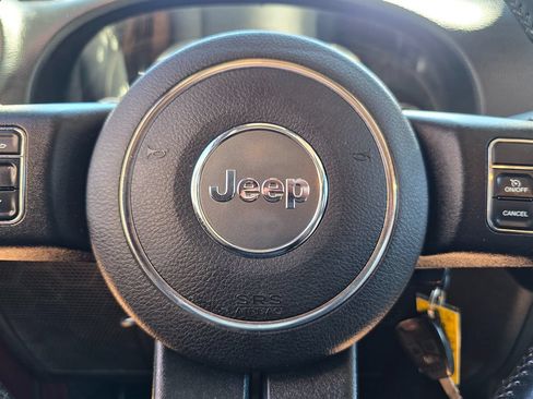 Used 2013 Jeep Wrangler Rubicon w/ PWR Convenience Group AWD/4WD image 30