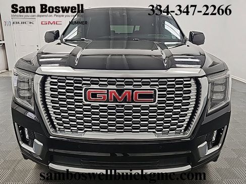 Used 2021 GMC Yukon Denali w/ Denali Premium Package image 3