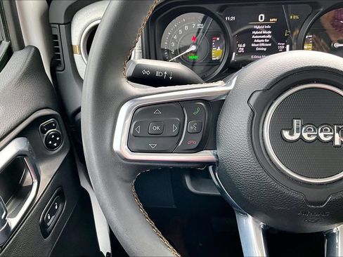 Used 2024 Jeep Wrangler Unlimited Sahara AWD/4WD image 26