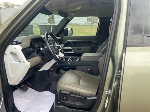 Used 2023 Land Rover Defender 110 S image 18