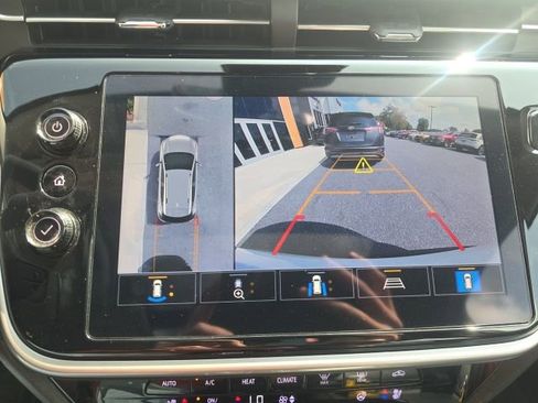 Used 2022 Chevrolet Bolt EUV Premier w/ Sun & Sound Package image 19