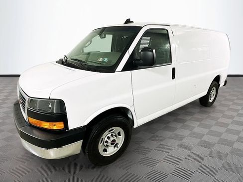 Used 2024 GMC Savana 2500 w/ Driver Convenience Package image 4
