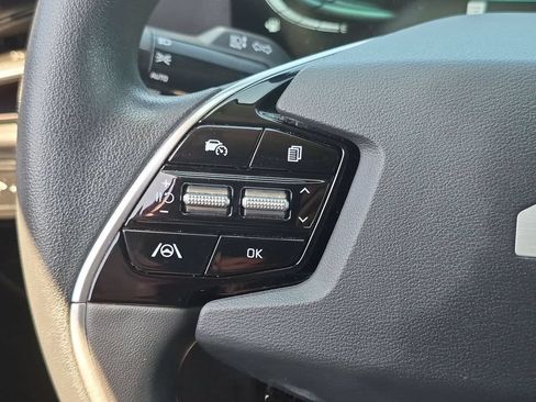 Used 2025 Kia Niro LX FWD image 21
