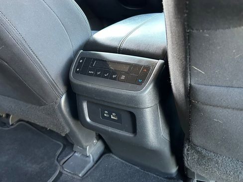 Used 2023 Nissan Pathfinder SV image 37