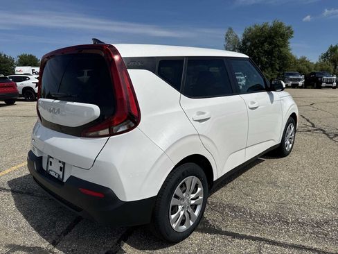 Used 2021 Kia Soul LX FWD image 5