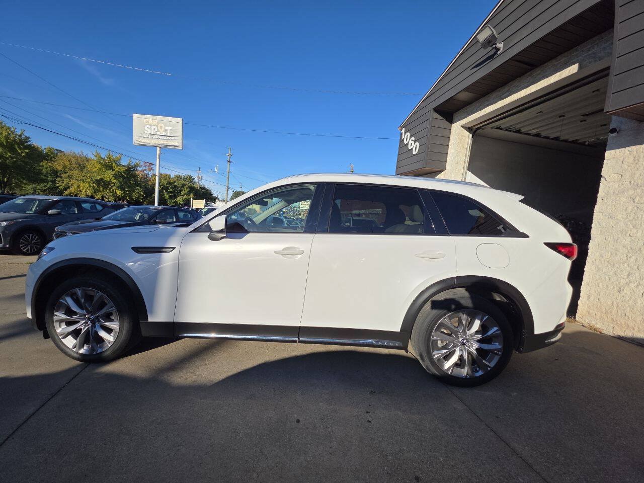 Used 2024 MAZDA CX-90 3.3 Turbo w/ Premium Package AWD/4WD image 4