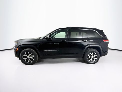 Used 2025 Jeep Grand Cherokee Limited RWD image 7