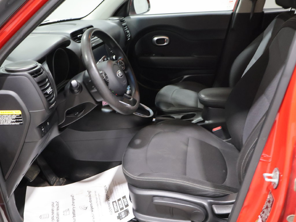 Used 2019 Kia Soul + FWD image 11