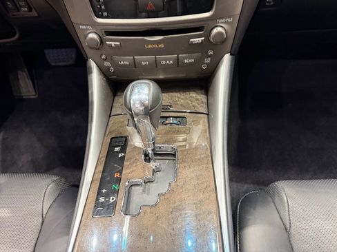 Used 2010 Lexus IS 250C image 34