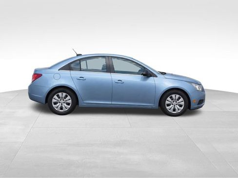 Used 2012 Chevrolet Cruze LS w/ Connectivity Package FWD image 3