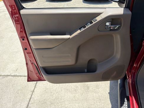 Used 2019 Nissan Frontier SV w/ Value Truck Package AWD/4WD image 15
