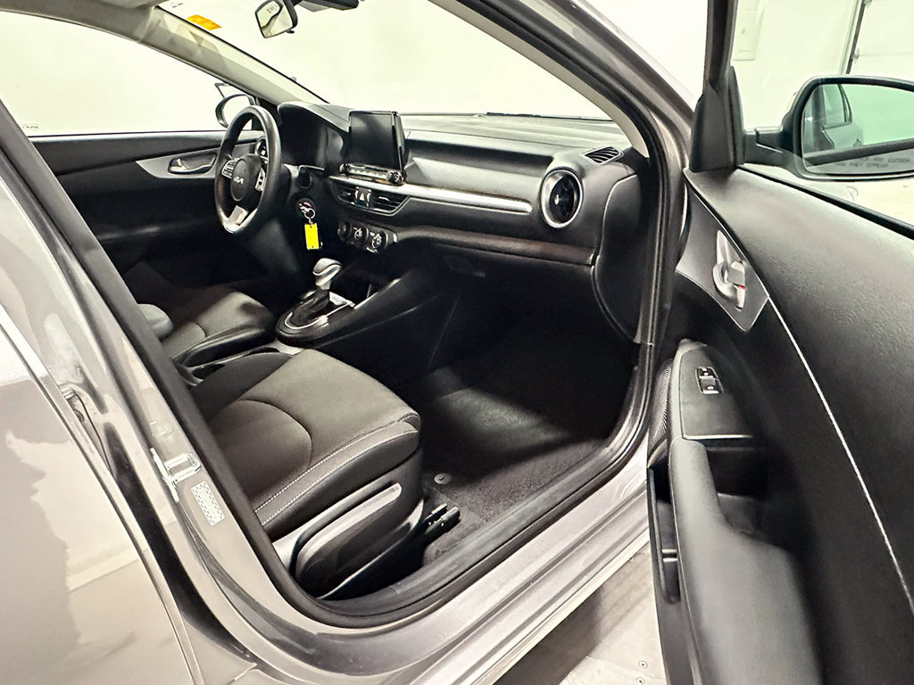 Used 2023 Kia Forte LXS FWD image 22