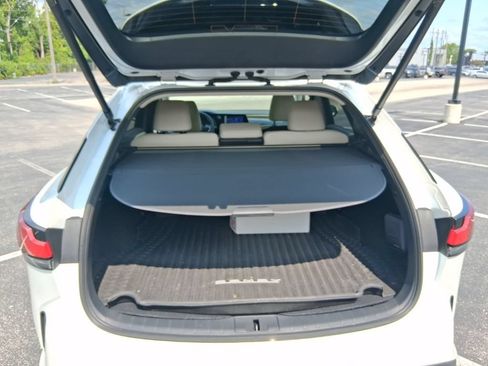 Used 2024 Lexus RX 350h w/ Cold Area Package AWD/4WD image 13