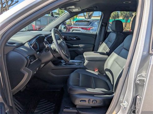 Certified 2024 Chevrolet Traverse RS image 5