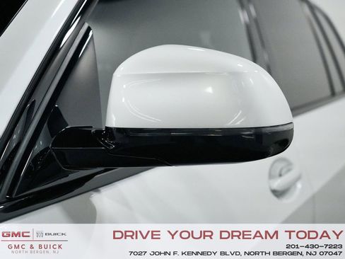 Used 2024 BMW X7 xDrive40i w/ M Sport Package image 52