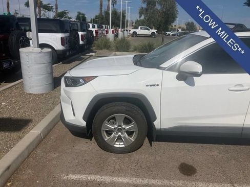 Used 2021 Toyota RAV4 XLE w/ Convenience Package AWD/4WD image 3