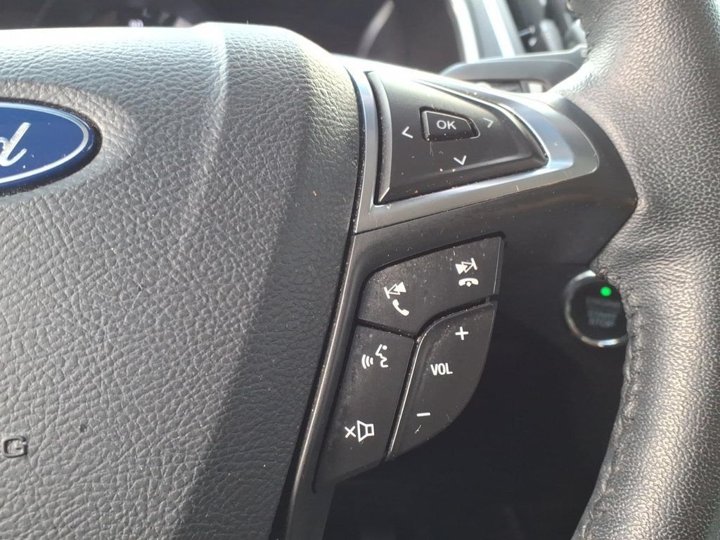 Used 2019 Ford Edge SEL w/ Equipment Group 201A AWD/4WD image 22