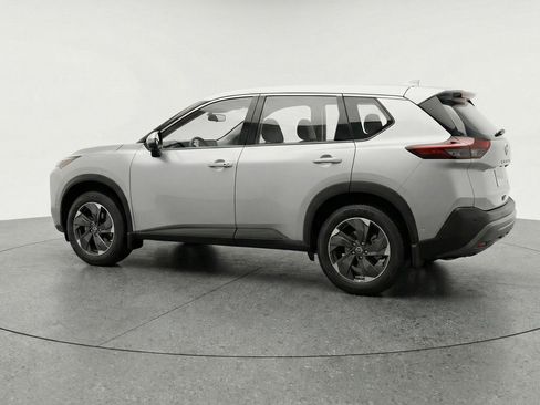Used 2025 Nissan Rogue SV image 6