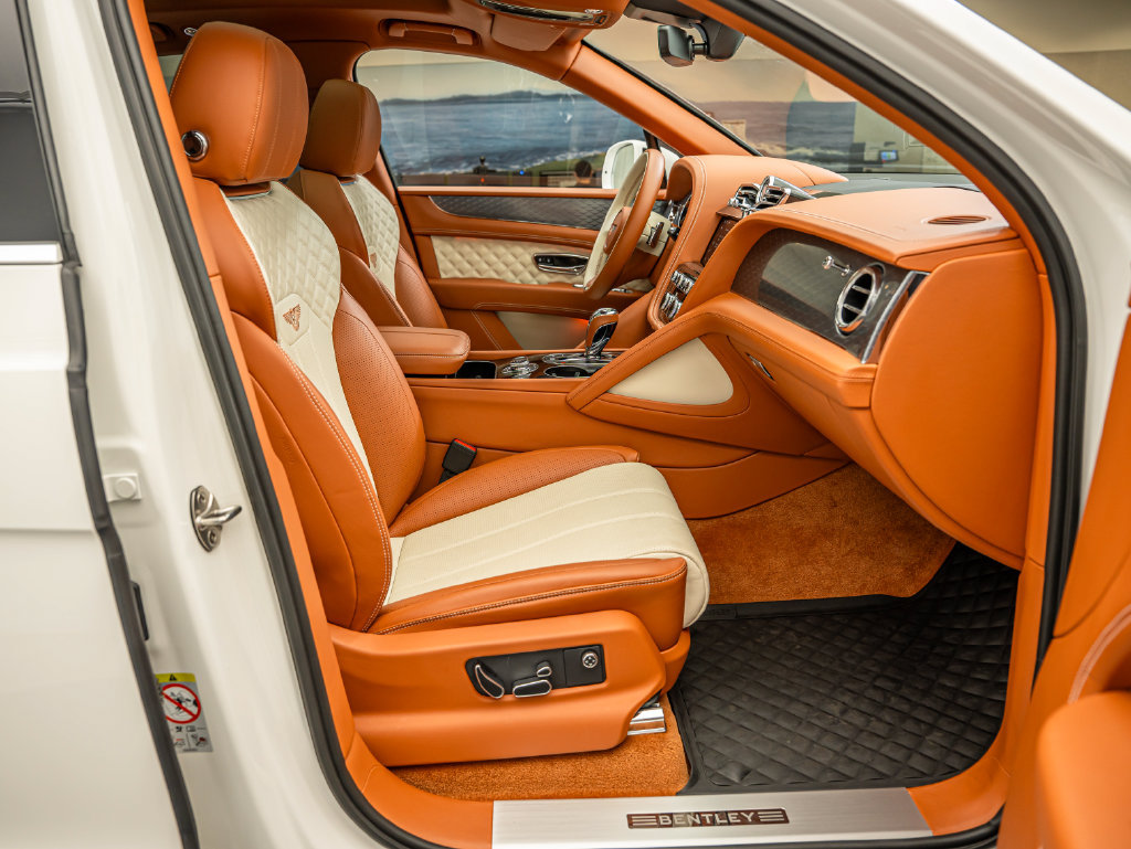 Used 2022 Bentley Bentayga AWD/4WD image 68