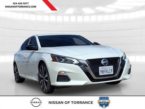 Used 2022 Nissan Altima 2.5 SR FWD image 1