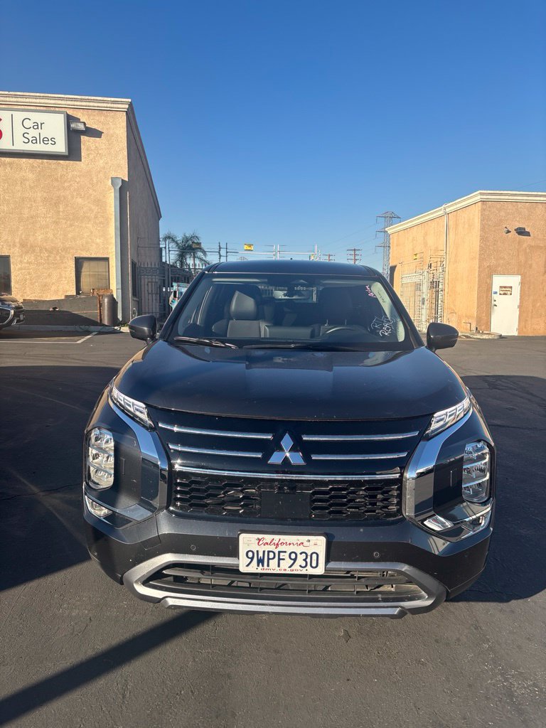 Used 2025 Mitsubishi Outlander SE AWD/4WD image 2