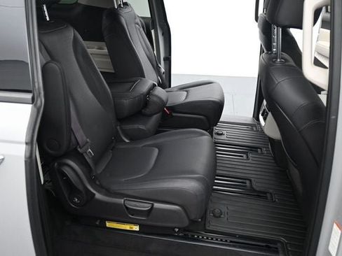 Used 2024 Kia Carnival SX Prestige FWD image 15