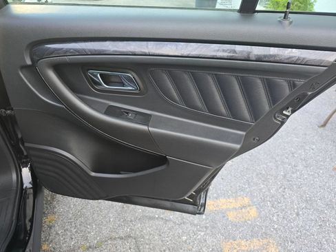 Used 2012 Ford Taurus Limited FWD image 14