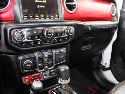 Used 2022 Jeep Wrangler Unlimited Rubicon w/ LED Lighting Group image 38